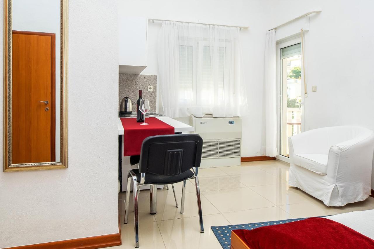 Apartments Toni 2000 Подстрана Екстериор снимка