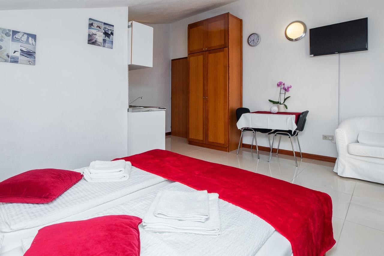 Apartments Toni 2000 Подстрана Екстериор снимка
